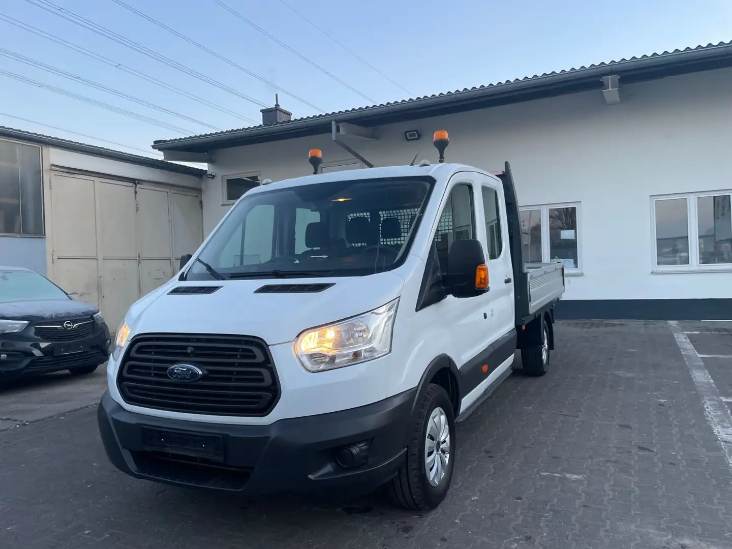 Ford Transit Pritsche 350 L3 Doppelkabine*7-Sitze*AHK*TÜV NEU Blanc - 1
