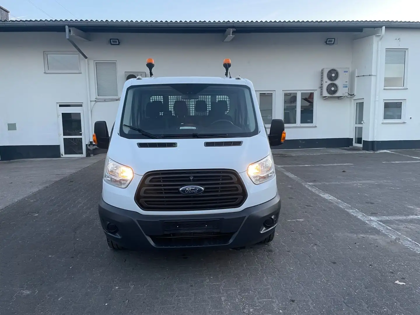 Ford Transit Pritsche 350 L3 Doppelkabine*7-Sitze*AHK*TÜV NEU Blanc - 2