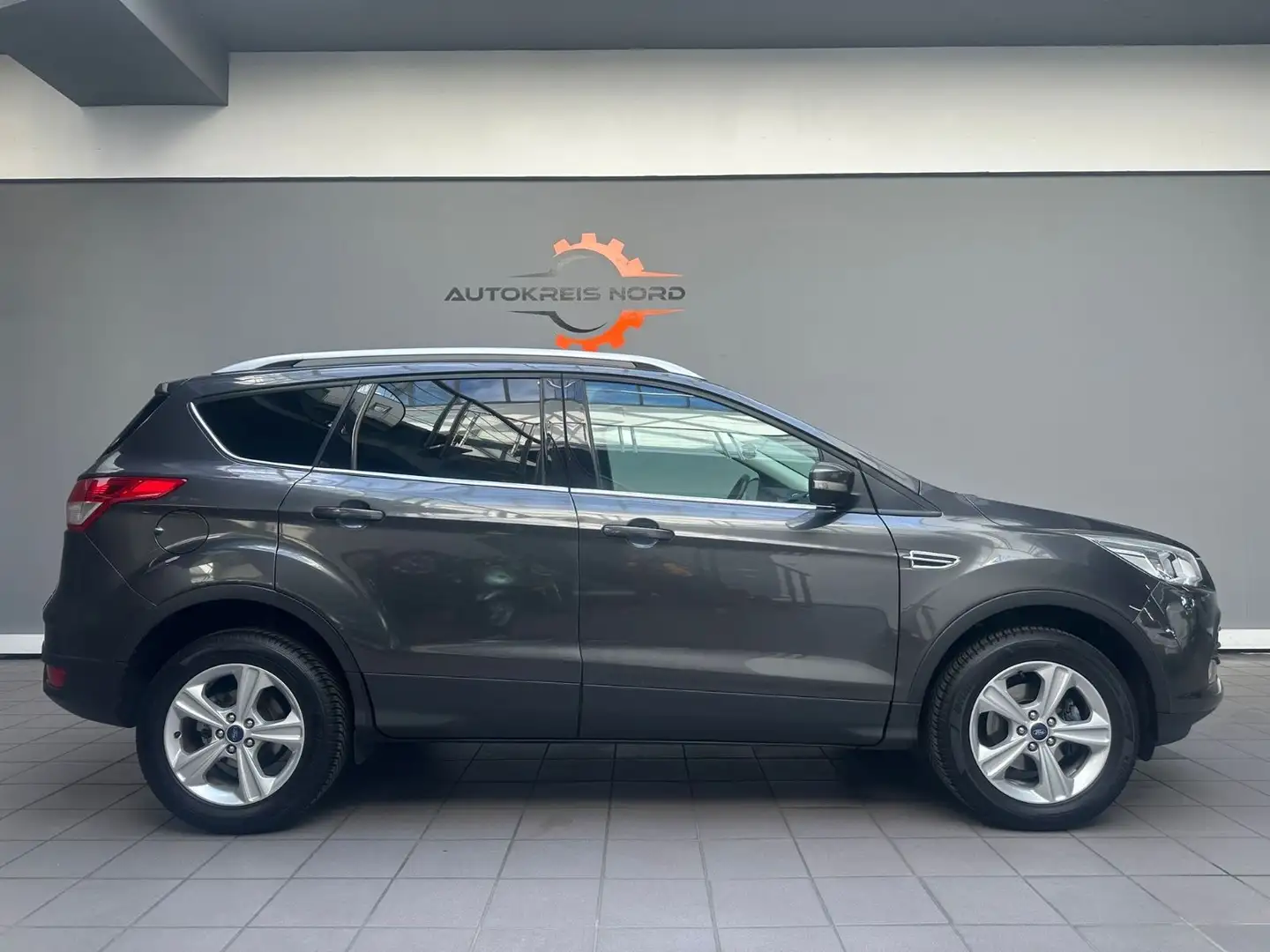 Ford Kuga Sync Edition +HU NEU+ SHZ+PDC Grau - 1