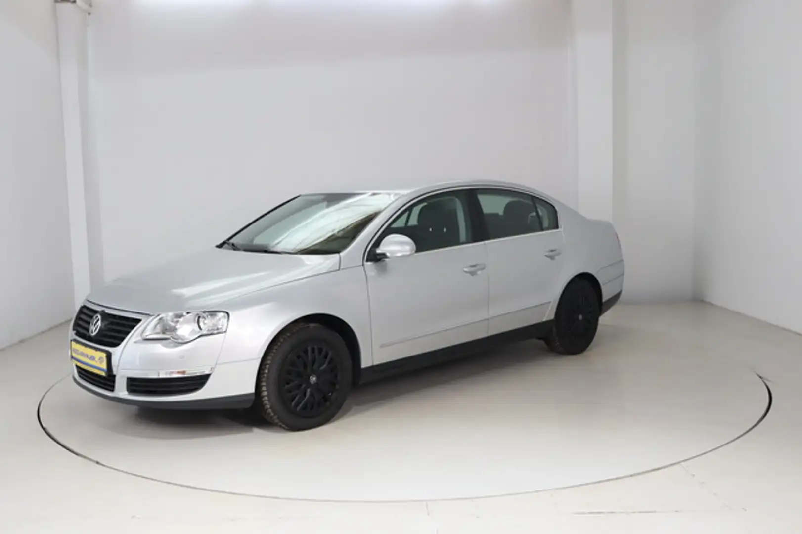 Volkswagen Passat 1.6 FSI * PDC * Tempomat * Argent - 1
