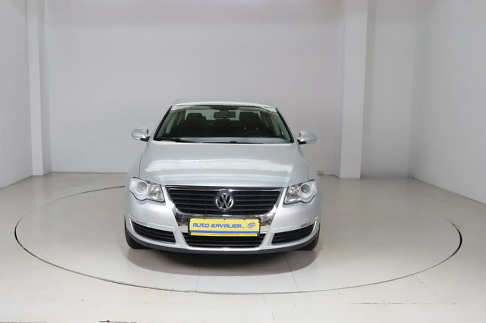 Volkswagen Passat 1.6 FSI * PDC * Tempomat * Zilver - 2