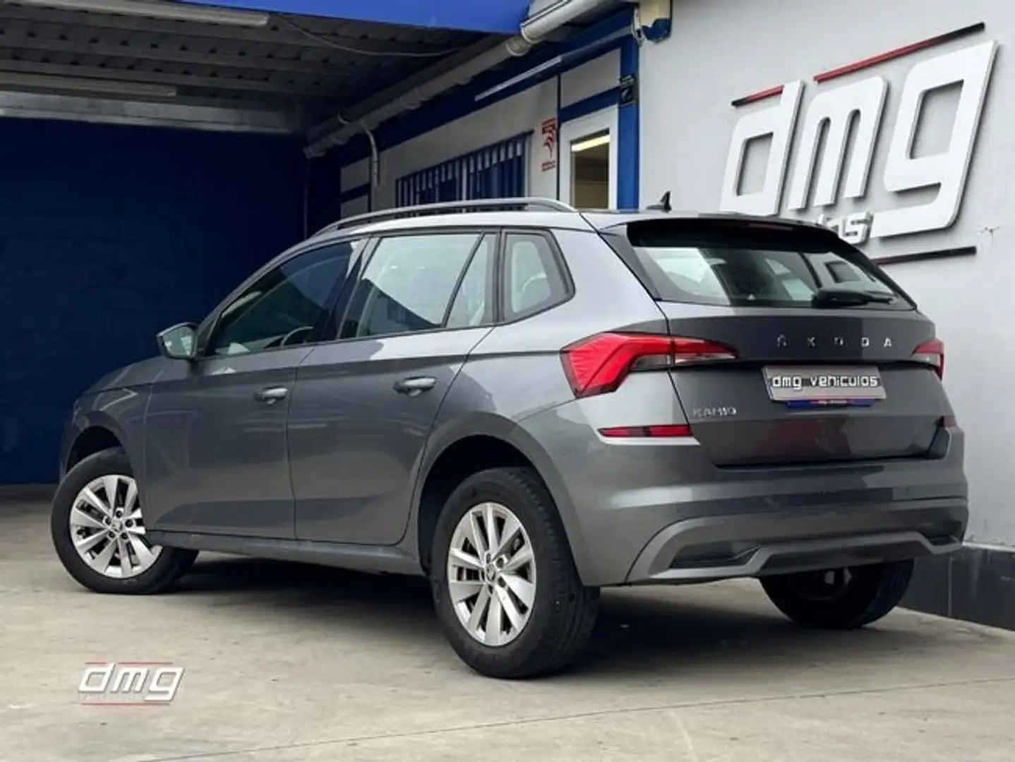 Skoda Kamiq 1.0 TSI 81 kW Gris - 2
