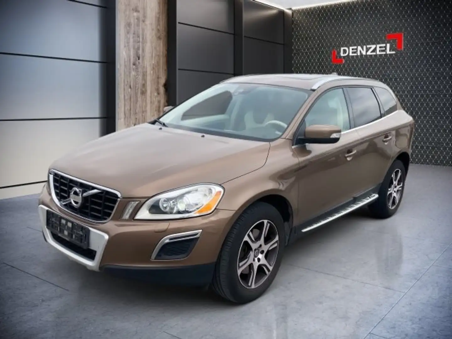 Volvo XC60 D5 AWD Summum Brun - 1