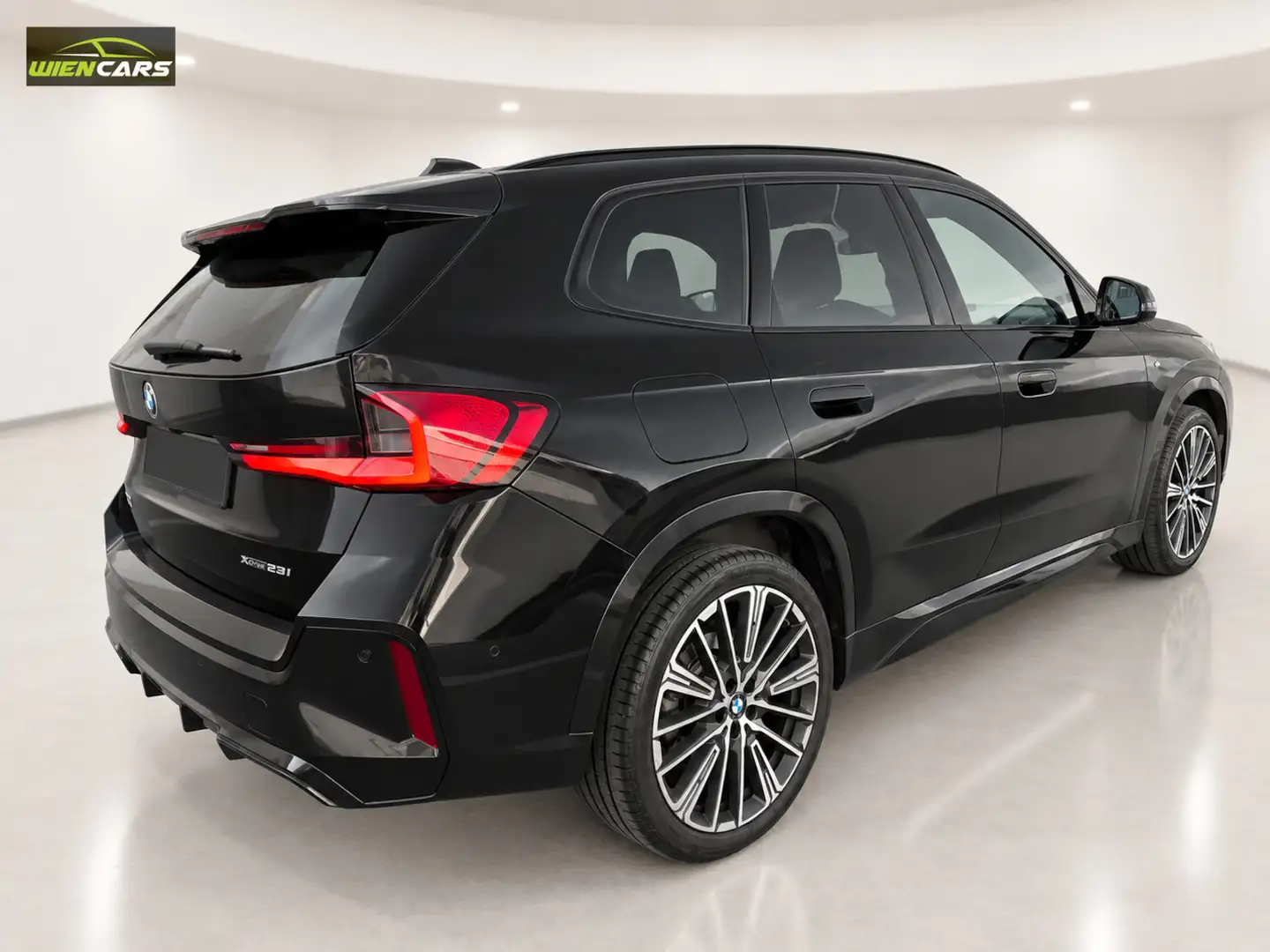 BMW X1 xDrive23i Aut*M-Sport*H&K*Head-Up*PANORAMA* Schwarz - 2