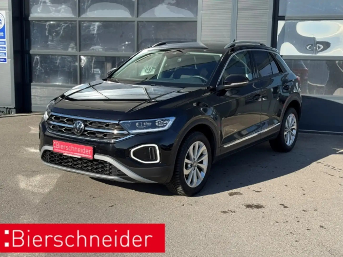 Volkswagen T-Roc 1.5 TSI DSG Style LED NAVI AHK ACC PDC SHZ Schwarz - 1