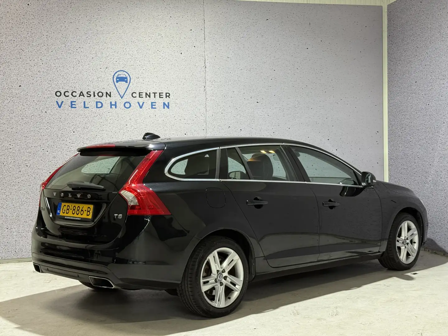 Volvo V60 2.0 T5 Summum // LEDER // NAVI // AUTOMAAT Schwarz - 2