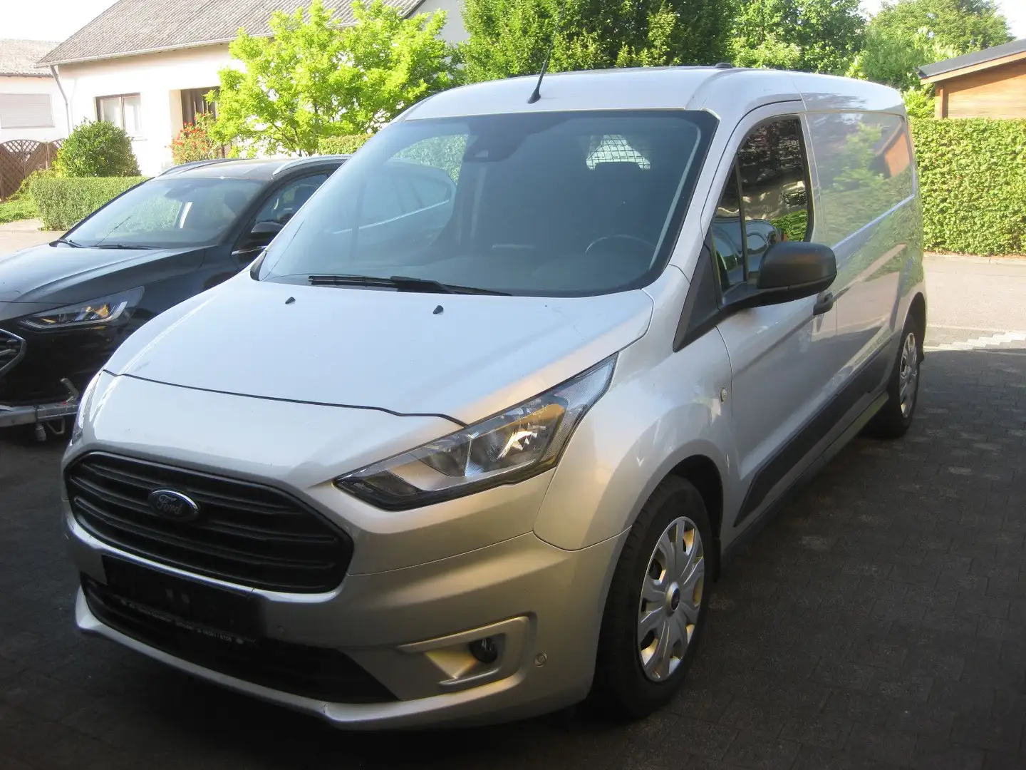 Ford Transit Connect Kasten 240 L2 Trend 88KW, AHK Silber - 1