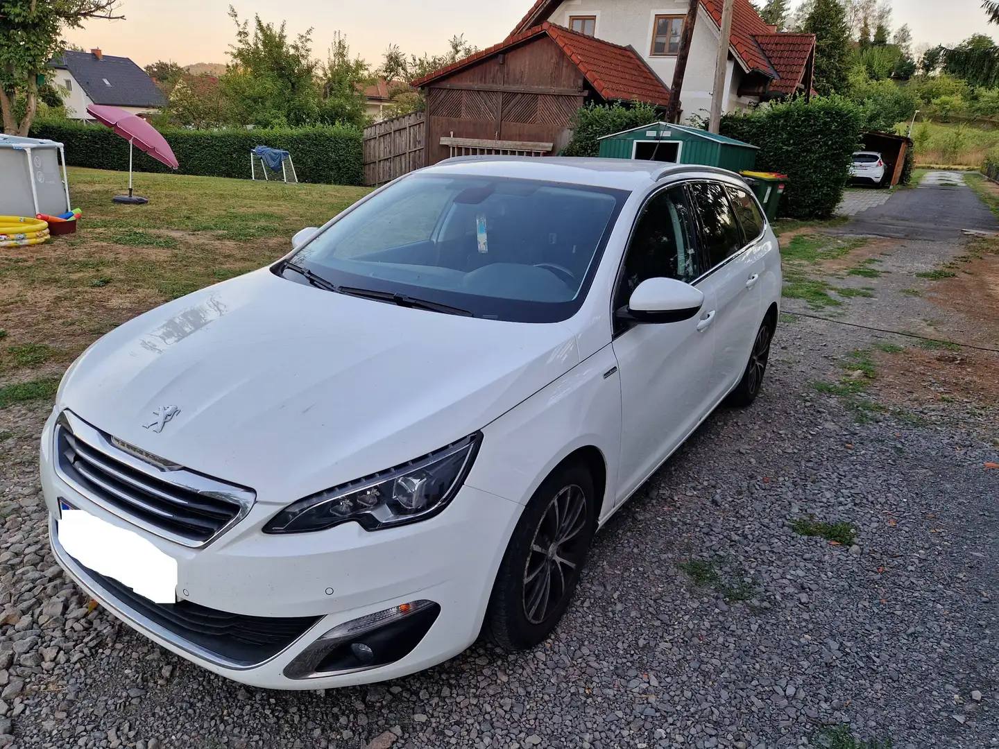 Peugeot 308 308 SW 1,6 BHDI 120 Allure Aut. Allure Weiß - 1