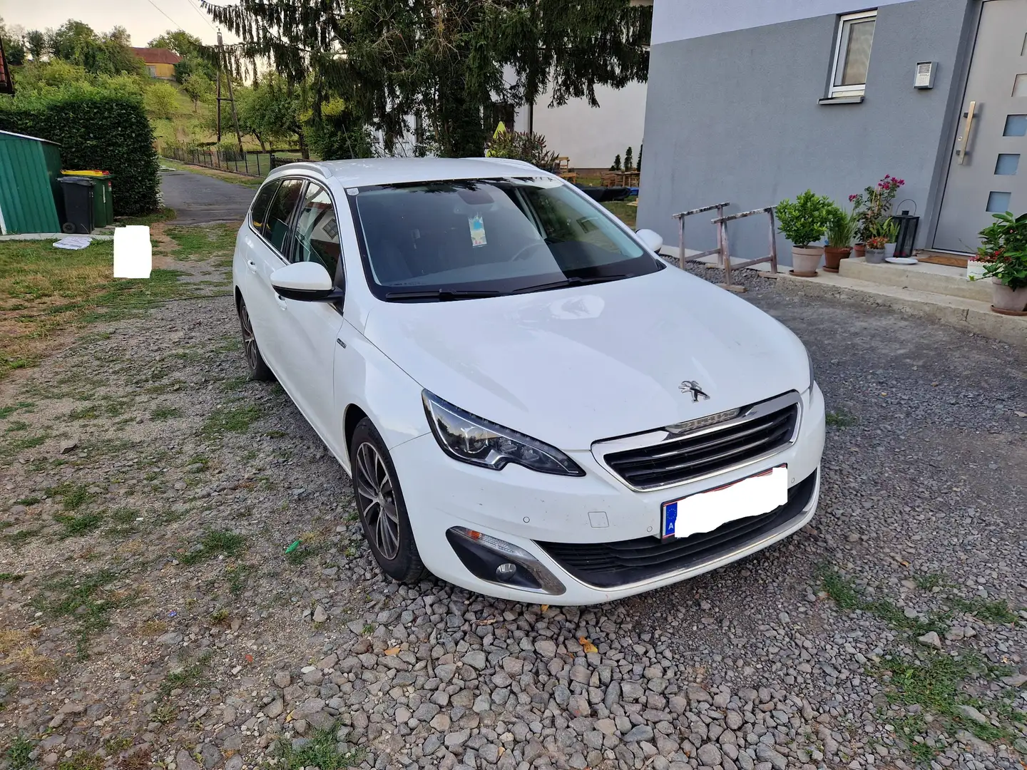 Peugeot 308 308 SW 1,6 BHDI 120 Allure Aut. Allure Weiß - 2