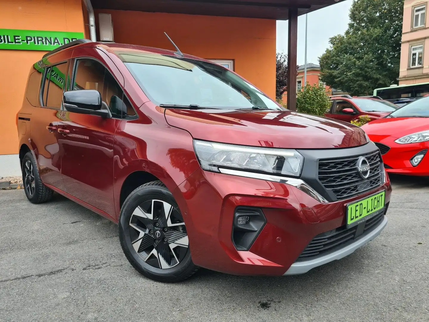Nissan Townstar DIG-T 130 6-G L1 N-Design +NAVI/LED/CAM Rood - 1