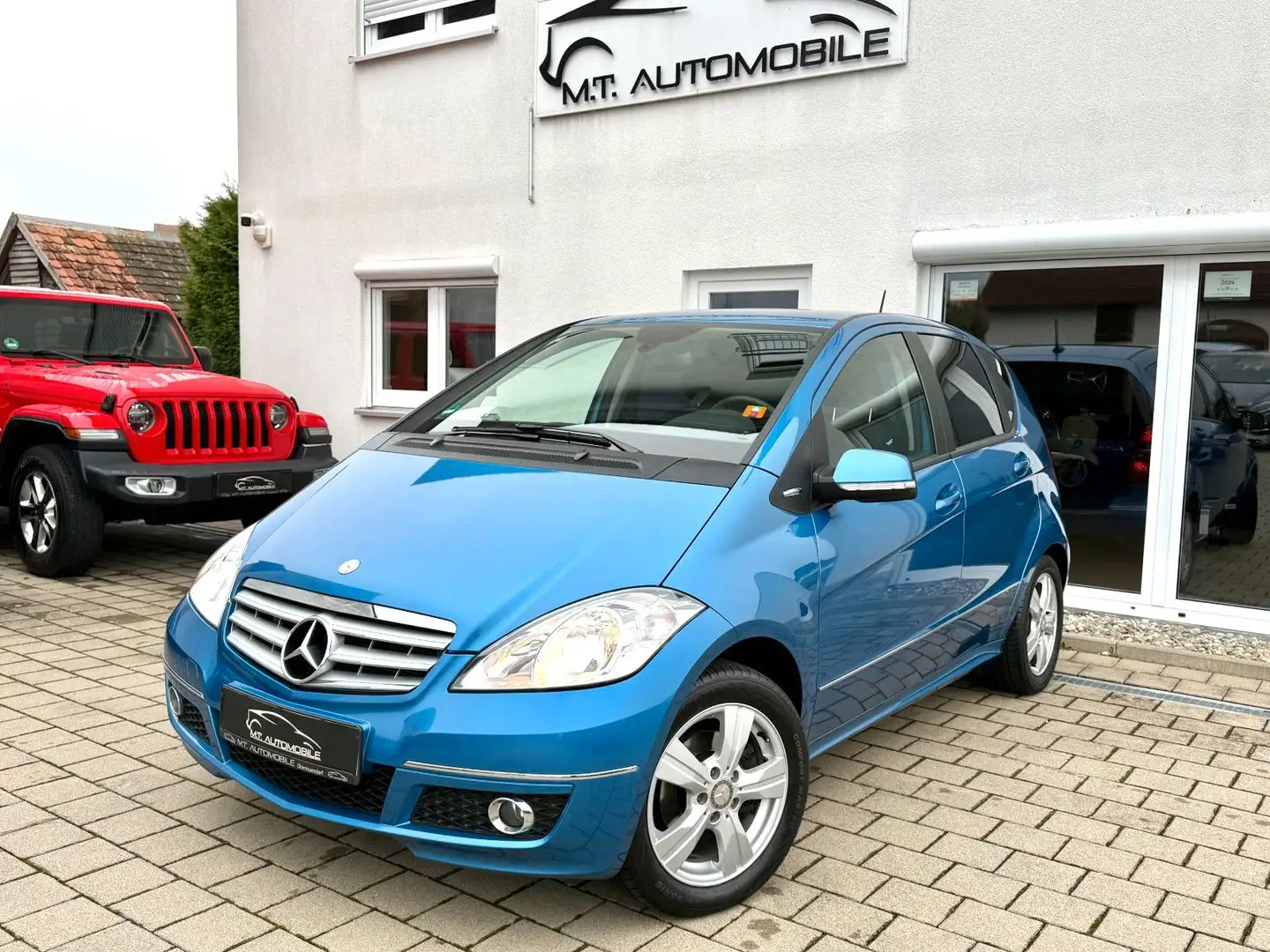 Mercedes-Benz A 200 *AHK*KLIMA*SHZ*8-FACH-BEREIFT*T-LEDER*KLIMA Blau - 1