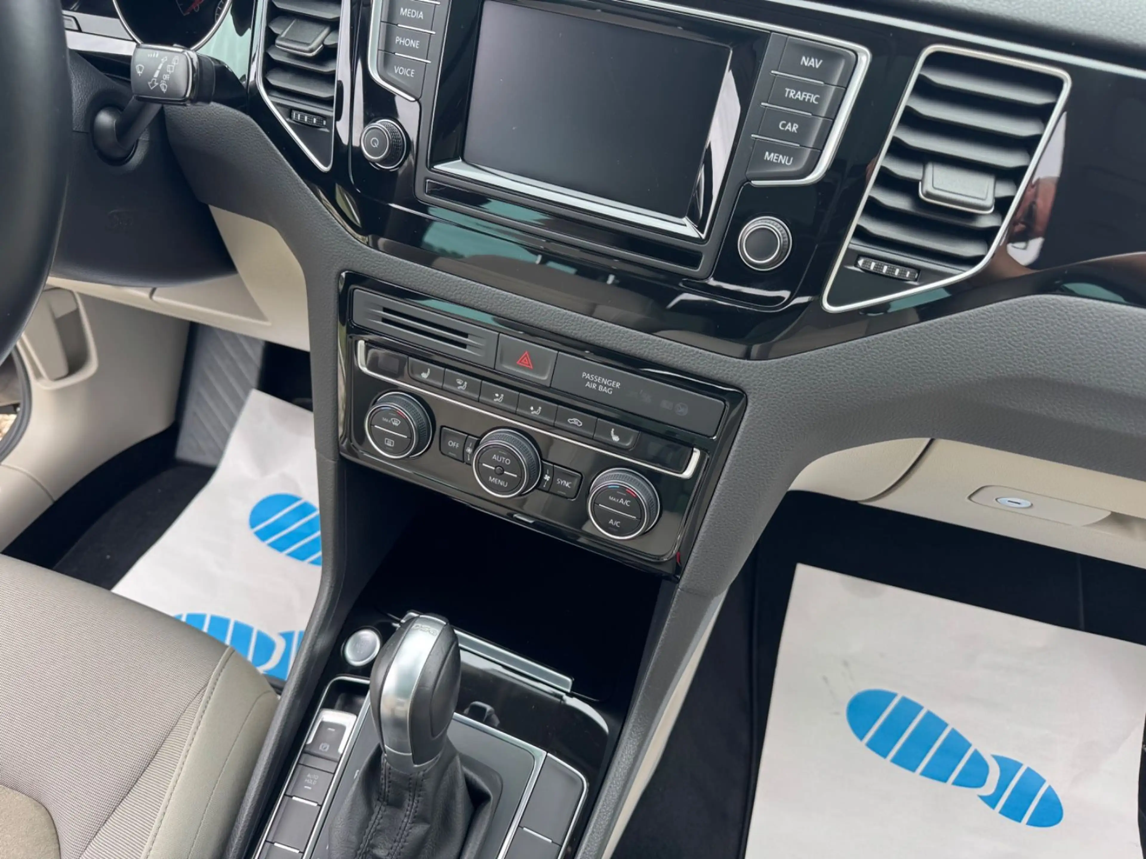 Volkswagen Golf Sportsvan DSG Highline Bi Xenon Klimaauto — photo 9
