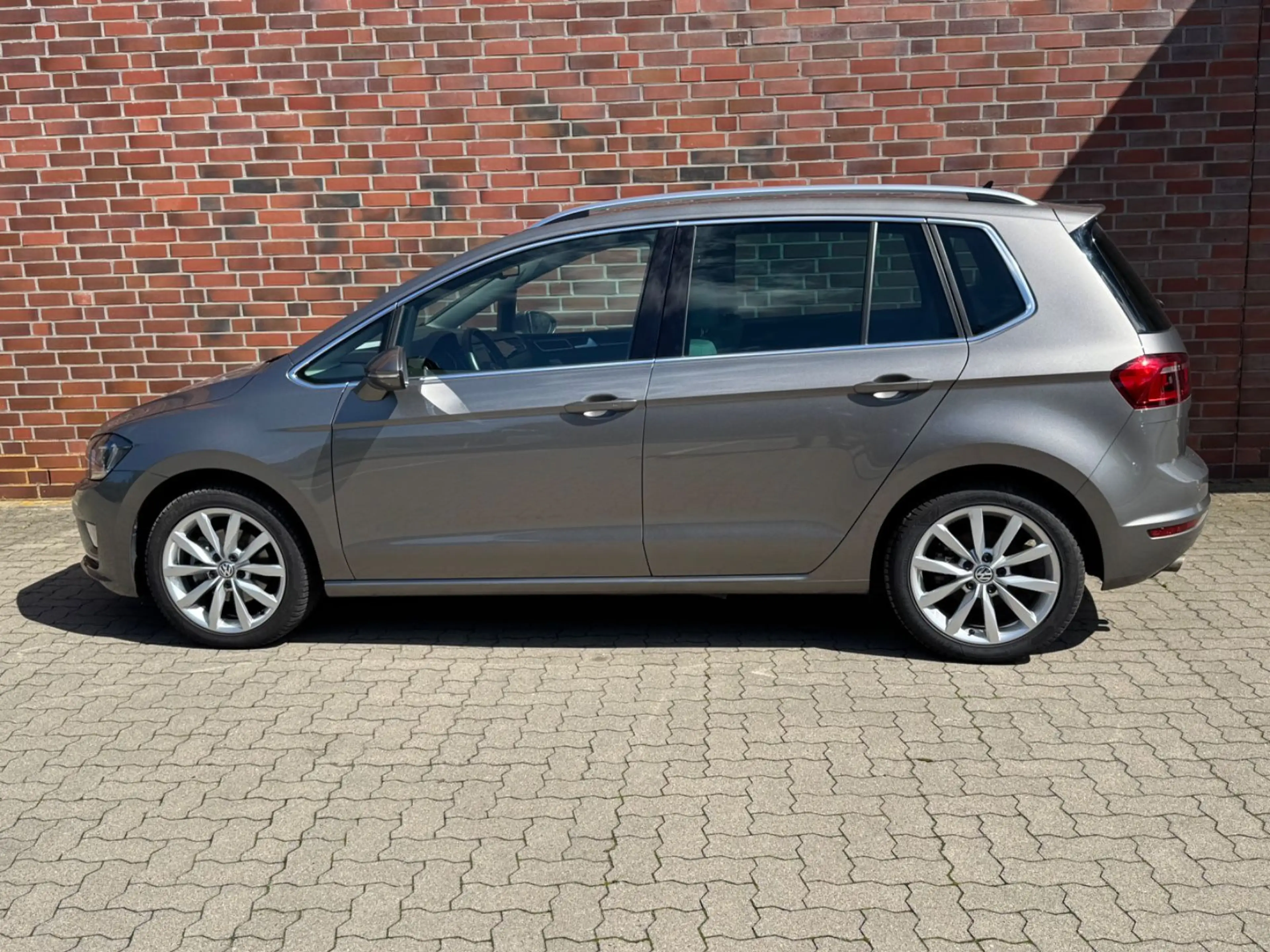 Volkswagen Golf Sportsvan DSG Highline Bi Xenon Klimaauto — photo 3