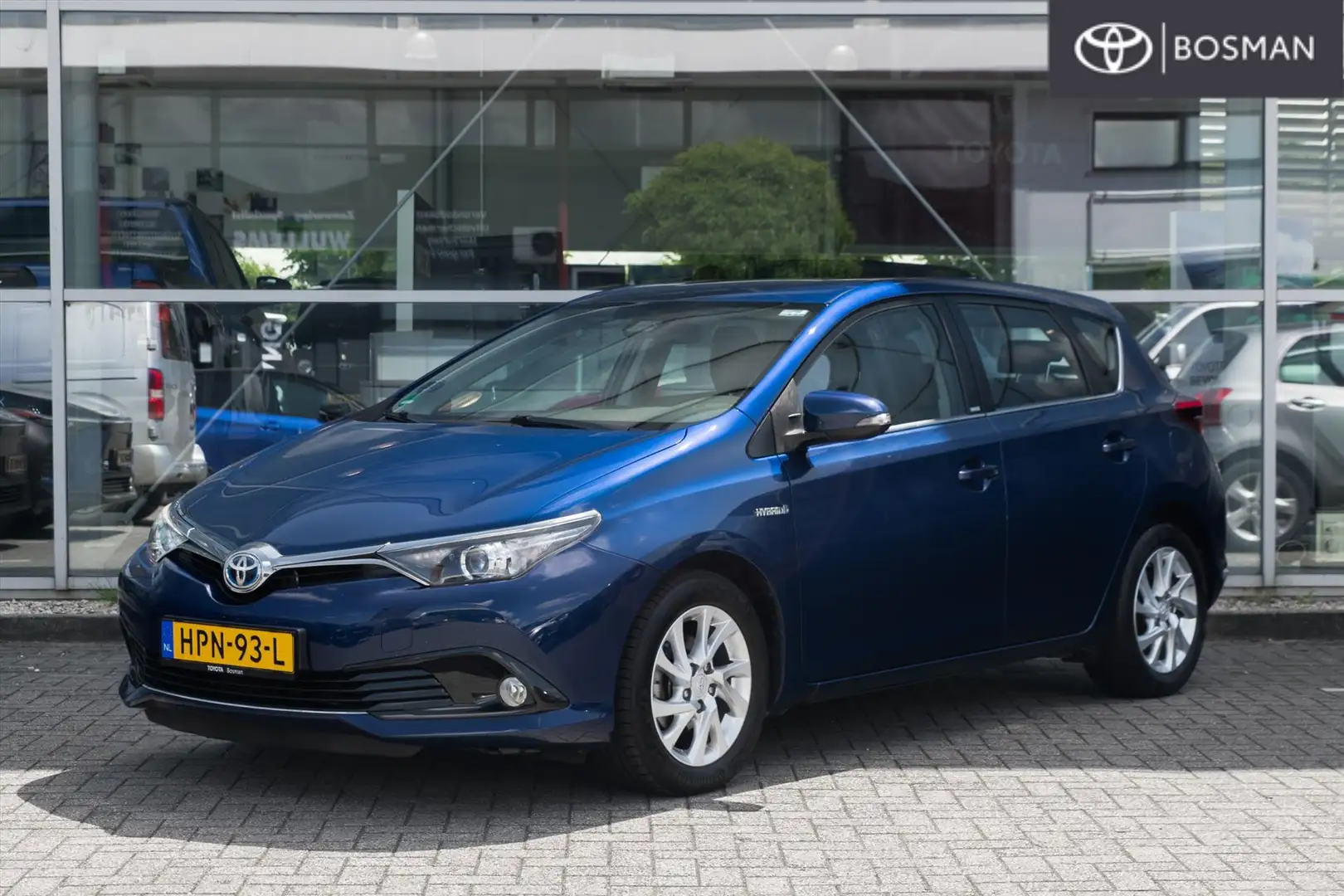 Toyota Auris 1.8 Hybrid 136pk CVT Business Plus Blauw - 1