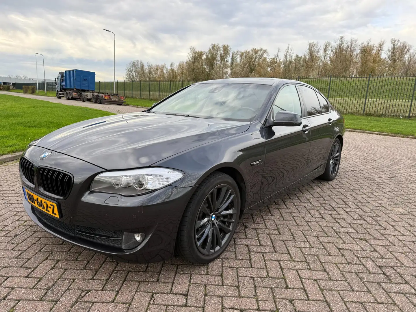BMW 523 5-serie 523i High Executive Grijs - 2