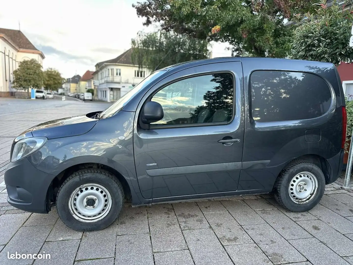 Mercedes-Benz Citan Mercedes benz fourgon 109 cdi compact 2016 Grau - 2