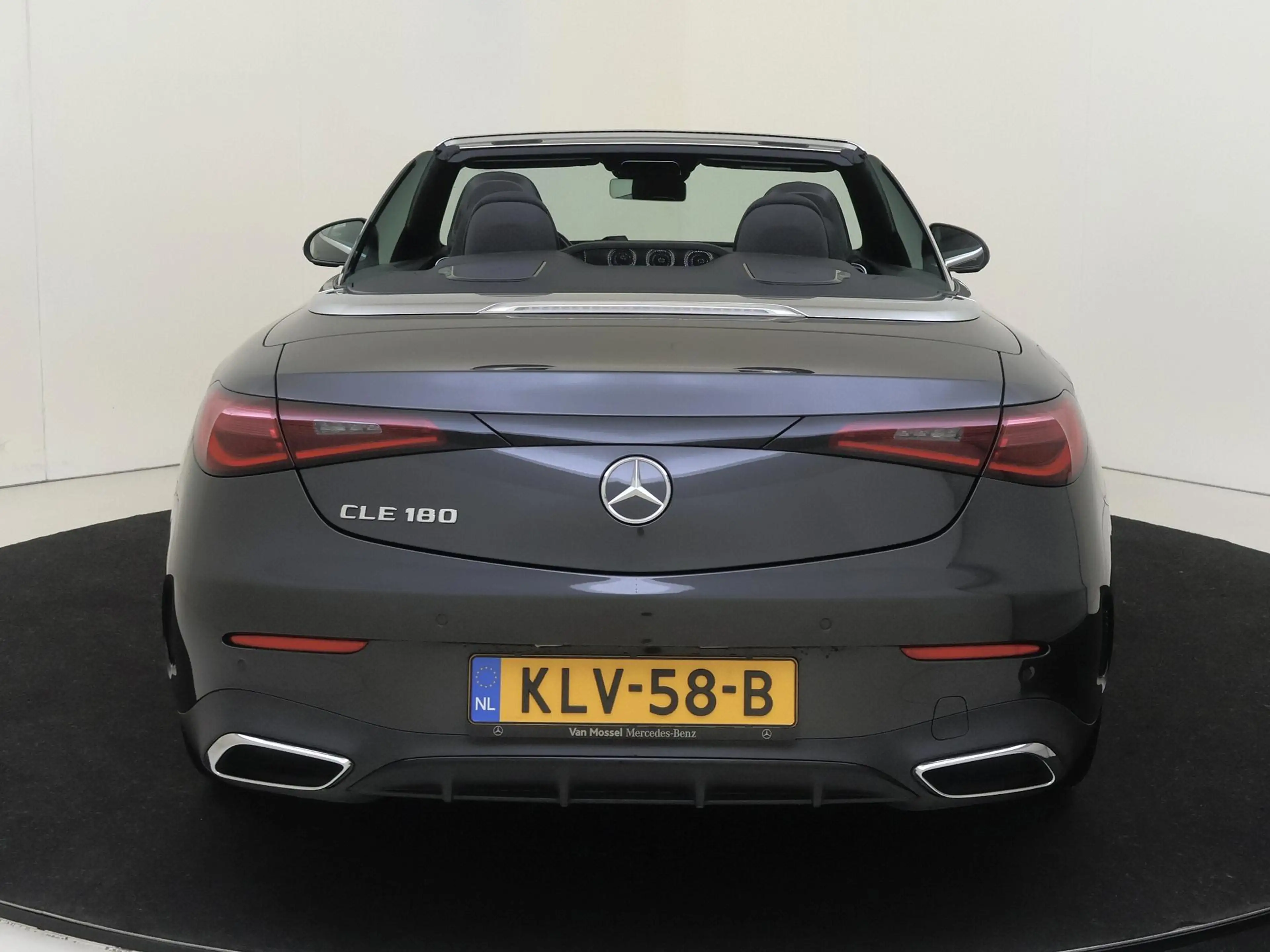Mercedes-Benz CLE 180 Cabriolet AMG Line / 20 inch/ Memory/ Sfeerverlich — photo 7