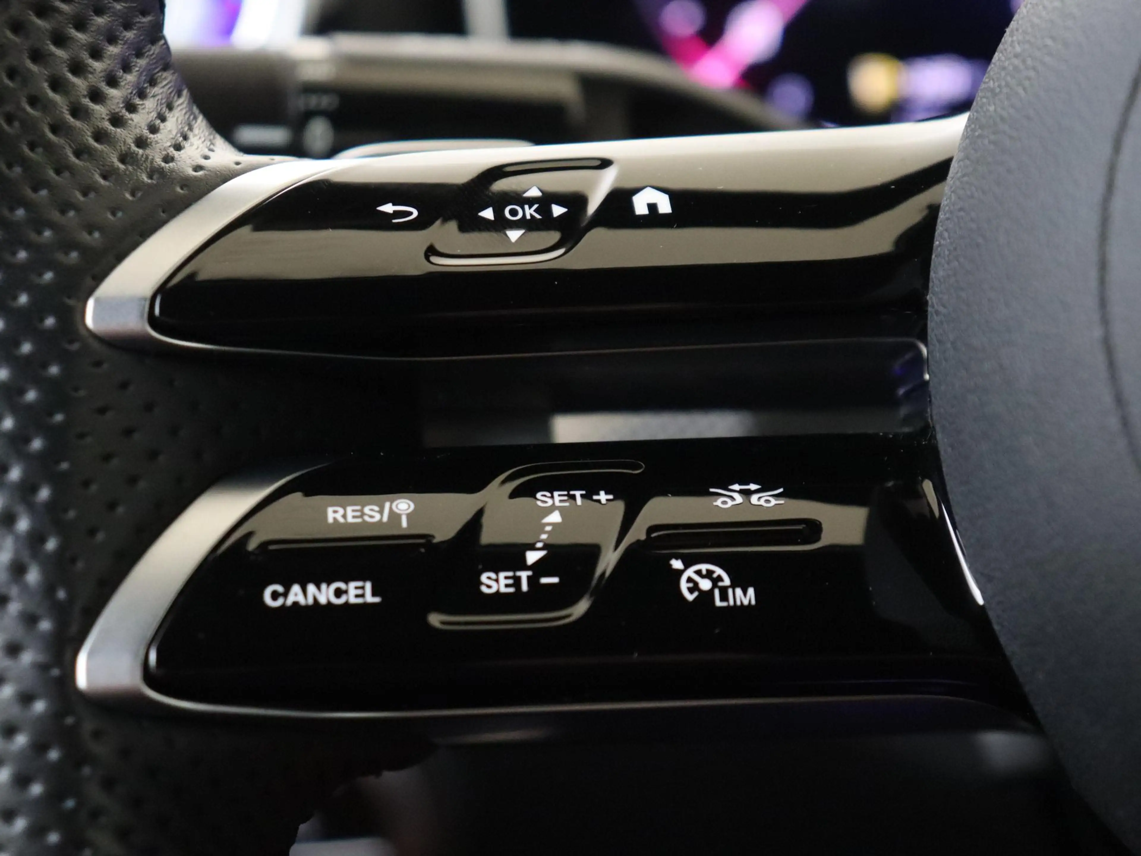 Mercedes-Benz CLE 180 Cabriolet AMG Line / 20 inch/ Memory/ Sfeerverlich — photo 12