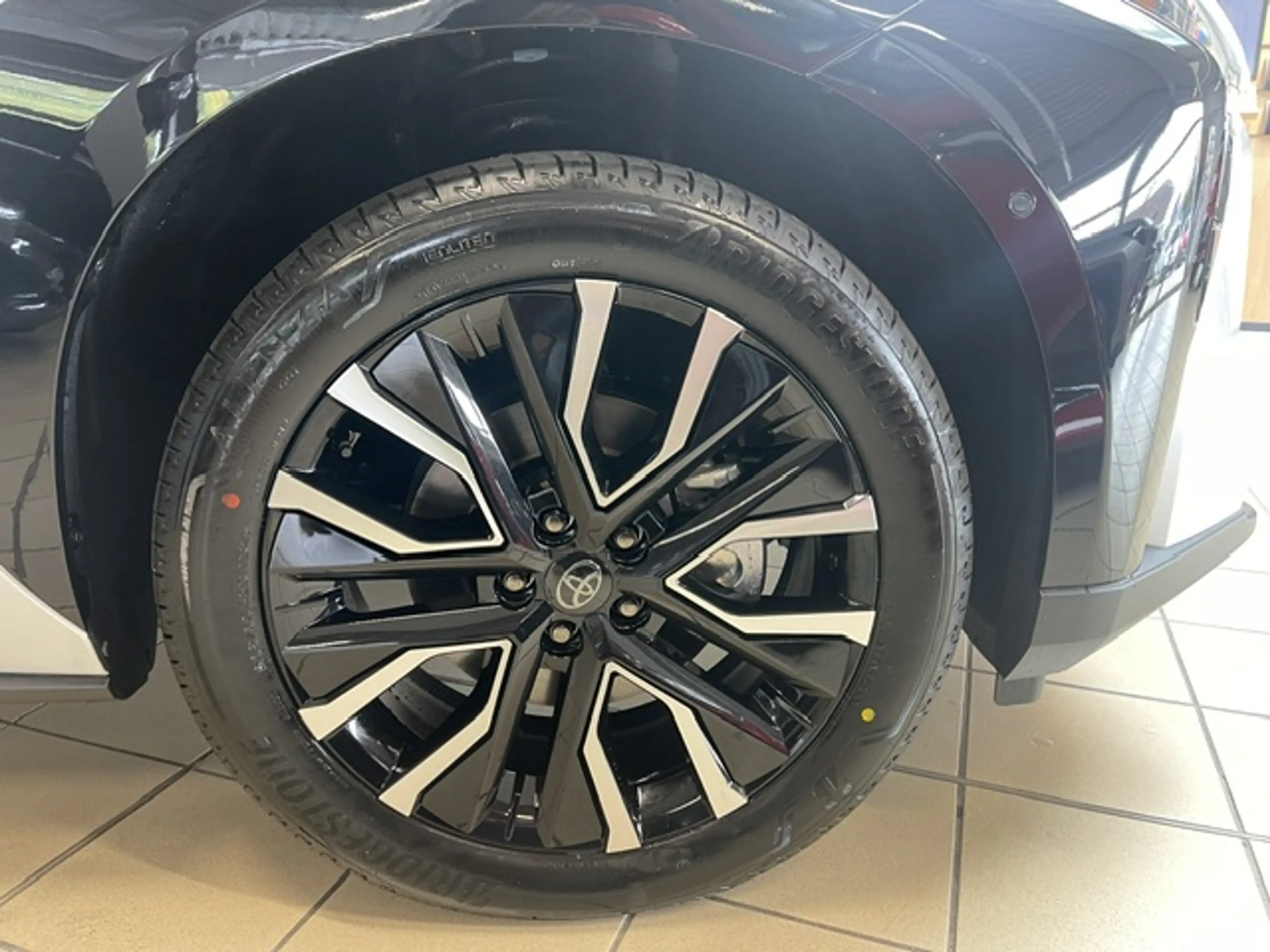 Toyota bZ4X bZ4X AWD Lounge — photo 12