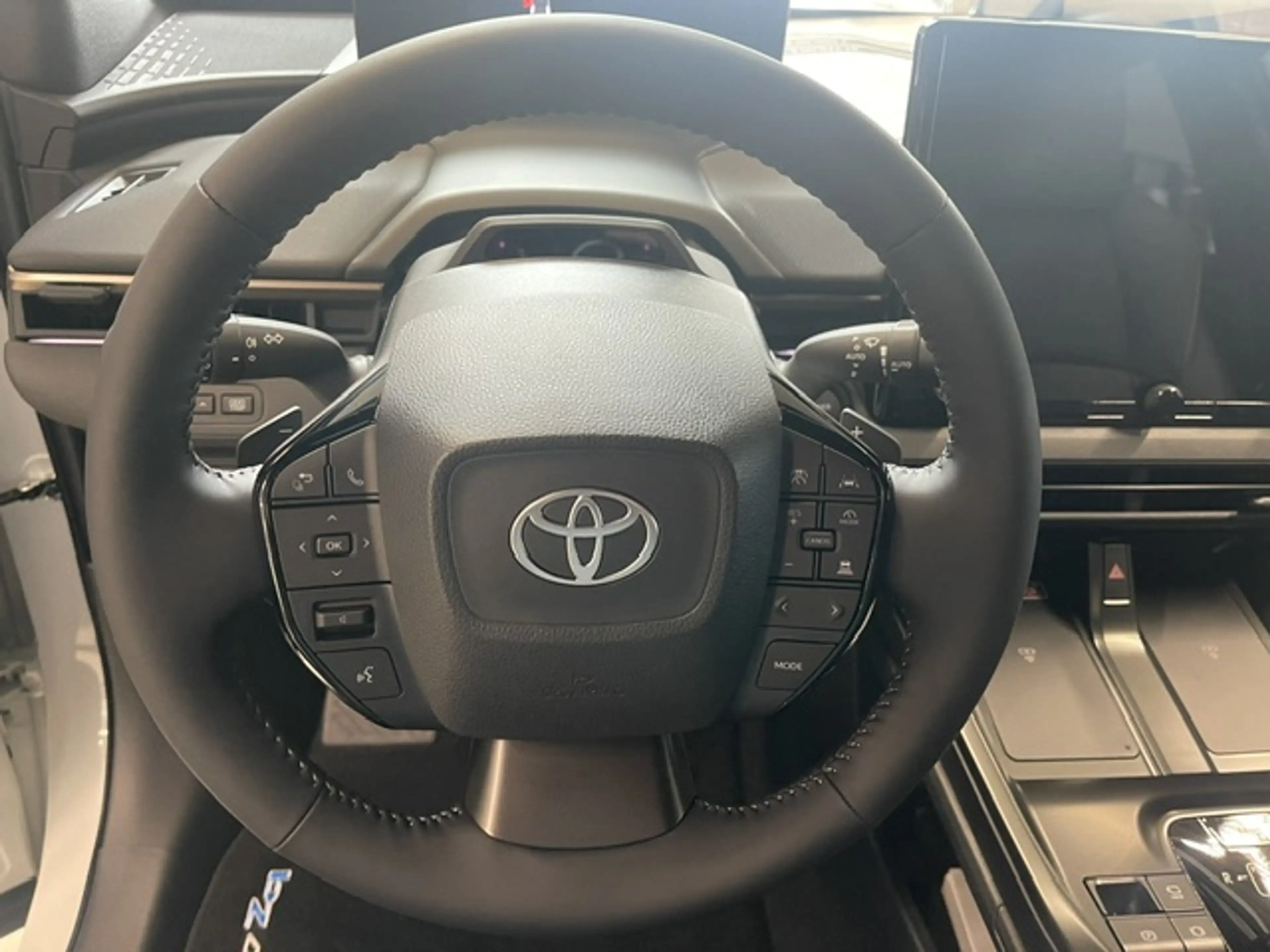 Toyota bZ4X bZ4X AWD Lounge — photo 13