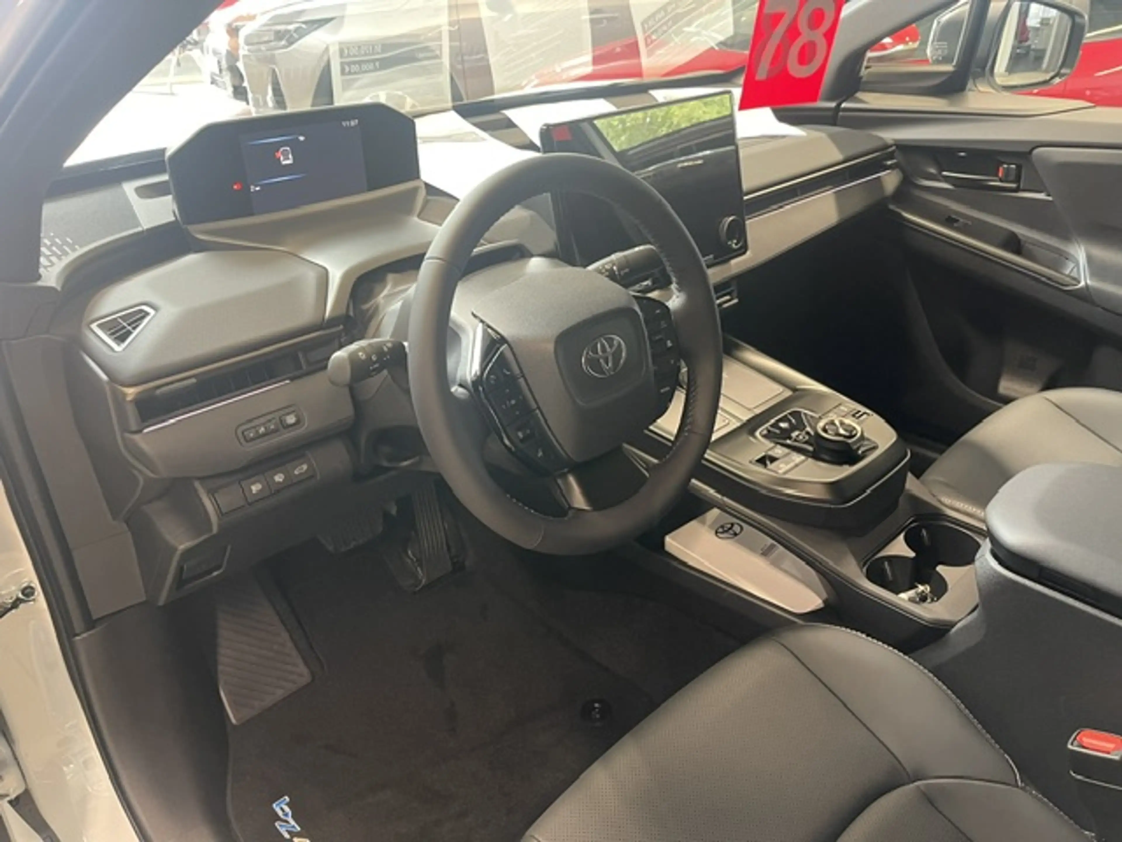 Toyota bZ4X bZ4X AWD Lounge — photo 7