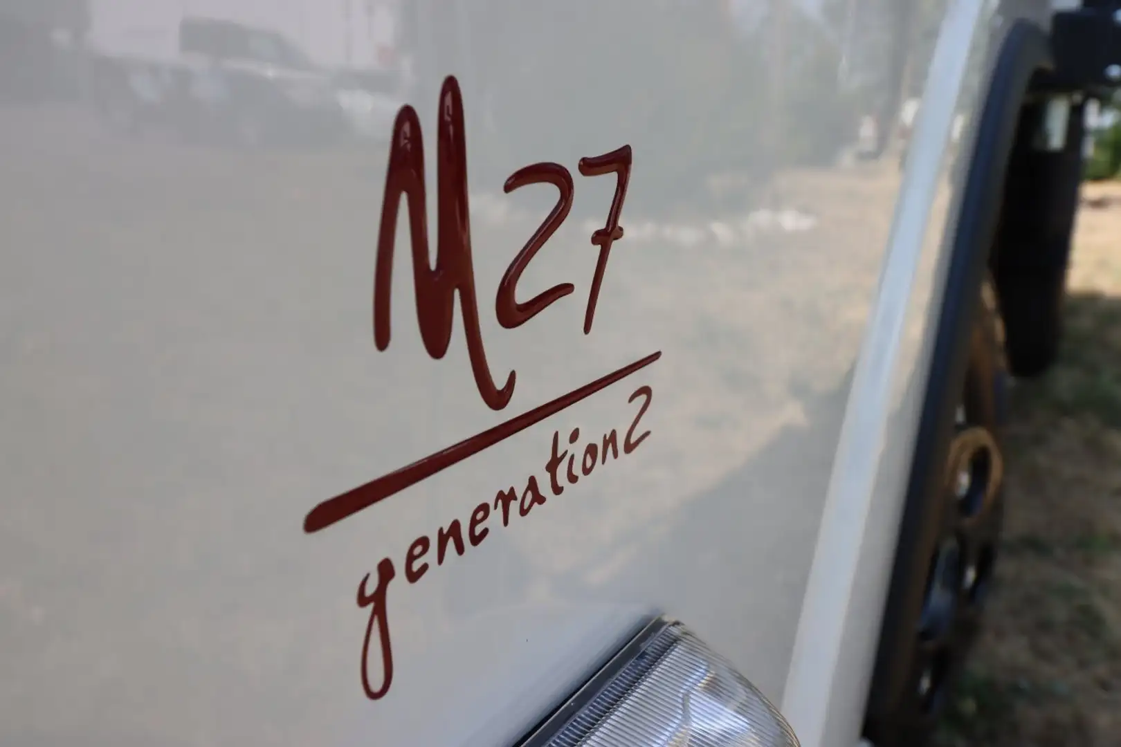 Isuzu M27 GENERATION2 PASSO E CON RIBALTABILE TITAN Белый - 2