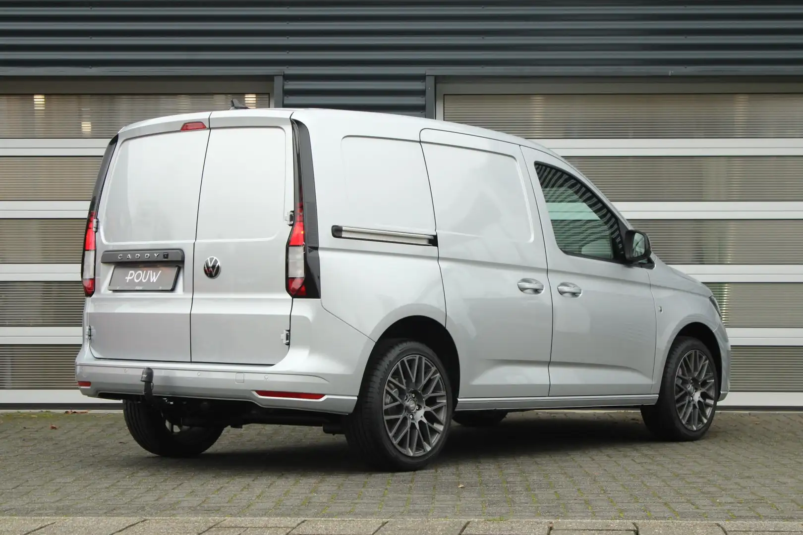Volkswagen Caddy Cargo 2.0 TDI 102pk Comfort | 18" Velgen | Trekhaa Zilver - 2