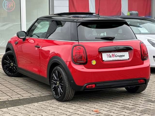 MINI Cooper SE YOUNIQUE TRIM PANO RFK ACC HUD LENKHZ