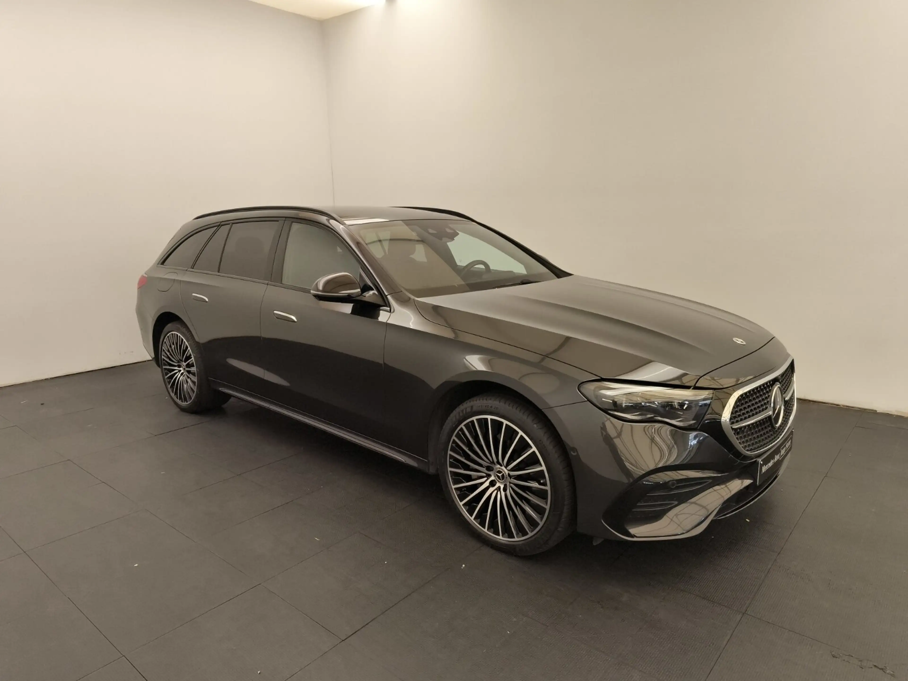 Mercedes-Benz E 450 E 450 d 4MATIC T-Modell AMG Line Navi/Pano.-Dach — photo 3