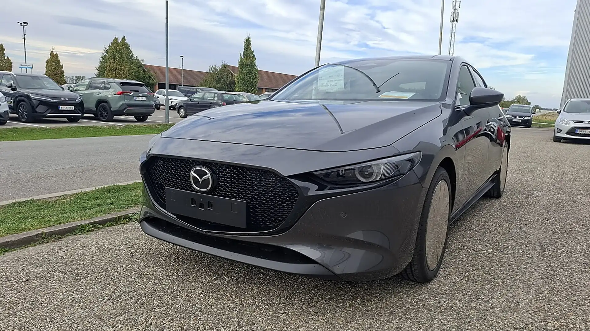 Mazda 3 Mazda3 / inkl. Alu-WR / e-Skyactiv-G140 Exclusi... Grau - 2