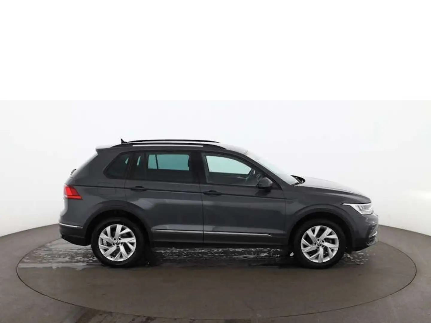 Volkswagen Tiguan 2.0 TDI 4Motion Life Aut LED AHK RADAR NAV Grau - 2