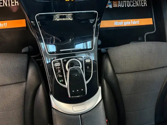 Mercedes-Benz C-Class view 11