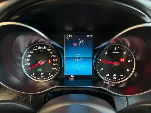 Mercedes-Benz C-Class view 14