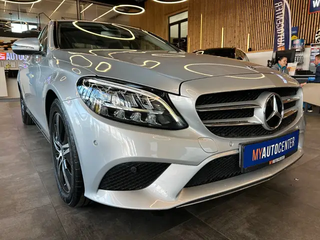 Mercedes-Benz C-Class view 3