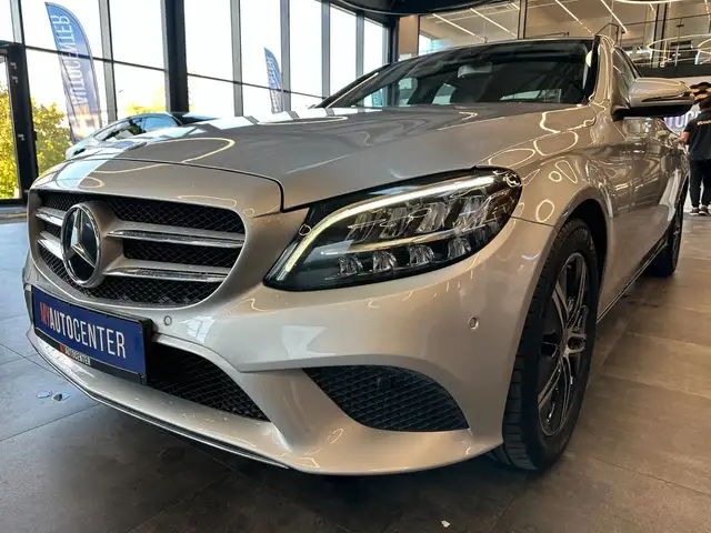 Mercedes-Benz C-Class view 4