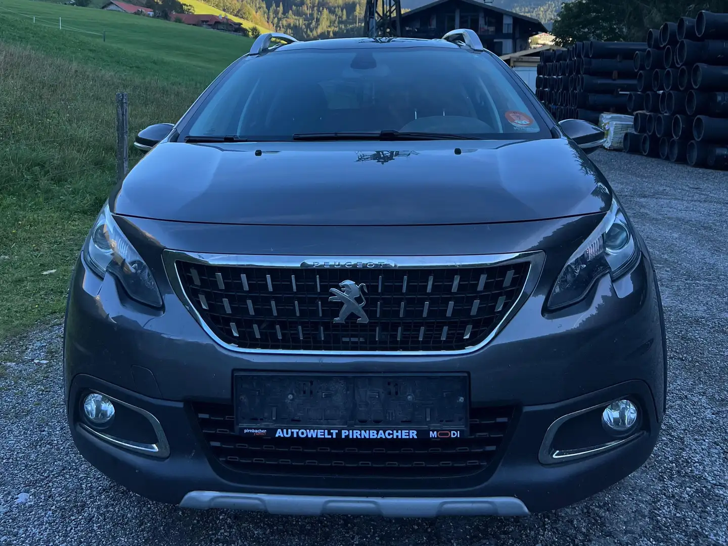 Peugeot 2008 2008 1,2 PureTech 110 S Grau - 1