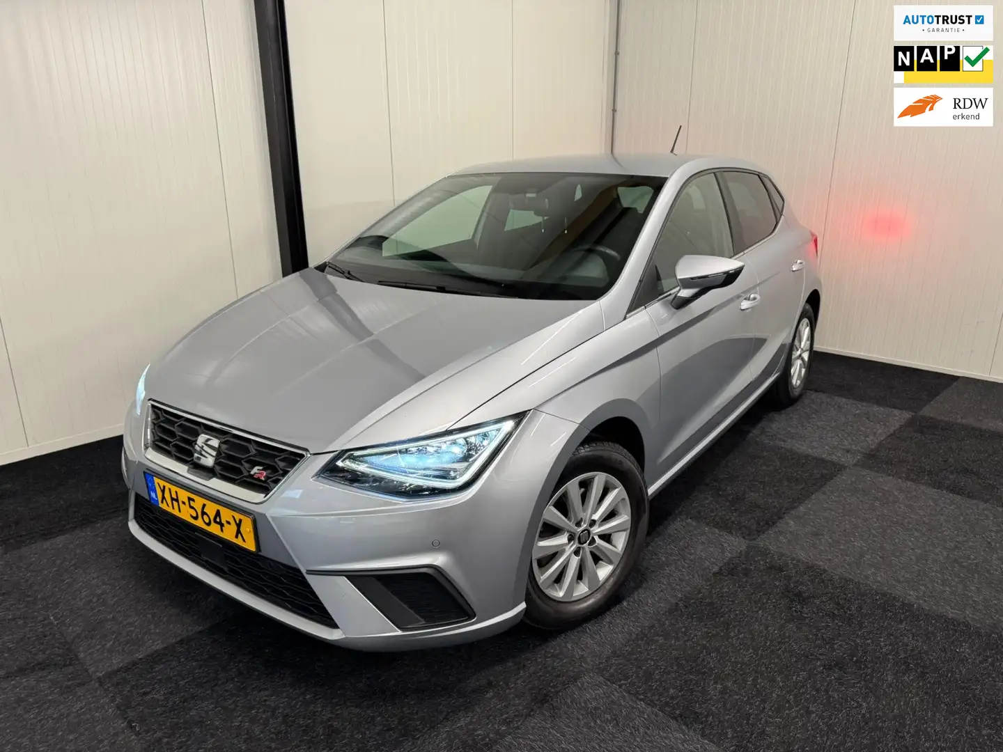 SEAT Ibiza 1.0 TSI FR 2019 116PK DSG/LED/CAMERA/VIRTUAL/CLIMA Gris - 1