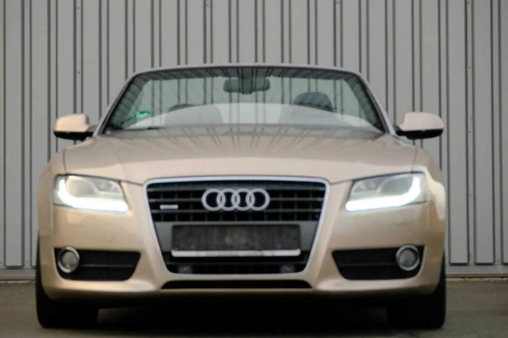Audi A5 Cabriolet 2.0 TFSI quattro/Automatik Beige - 2
