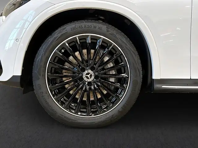 Mercedes-Benz 220 view 7