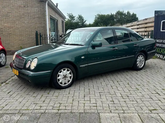 Mercedes-Benz E 200