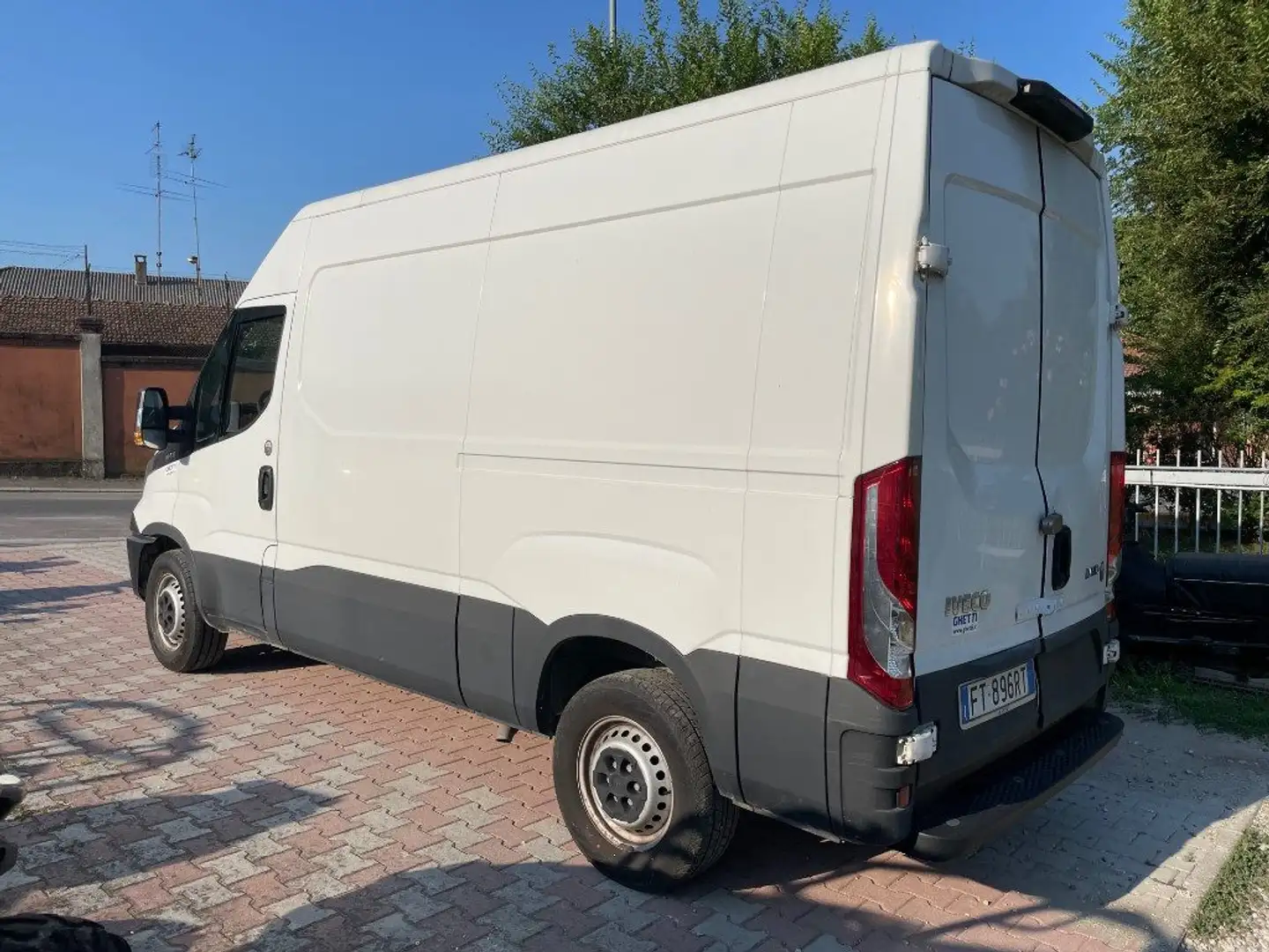 Iveco Daily 33S12V 2.3 HPT PM-TM Furgone Bianco - 2