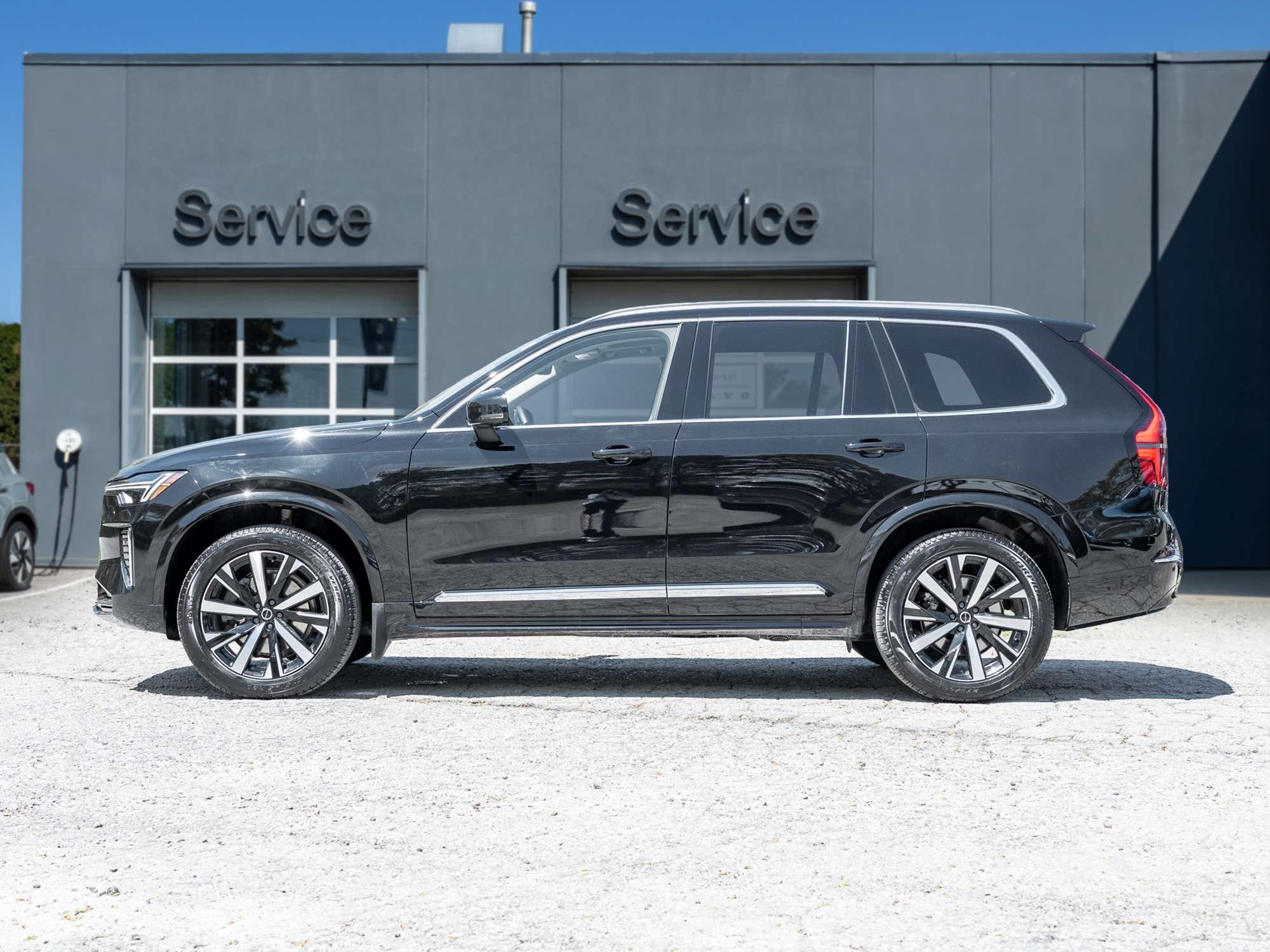 2026 Volvo XC90 B6 AWD Core 7-Seater |SPECIAL CPO INTEREST RATE* alt 4