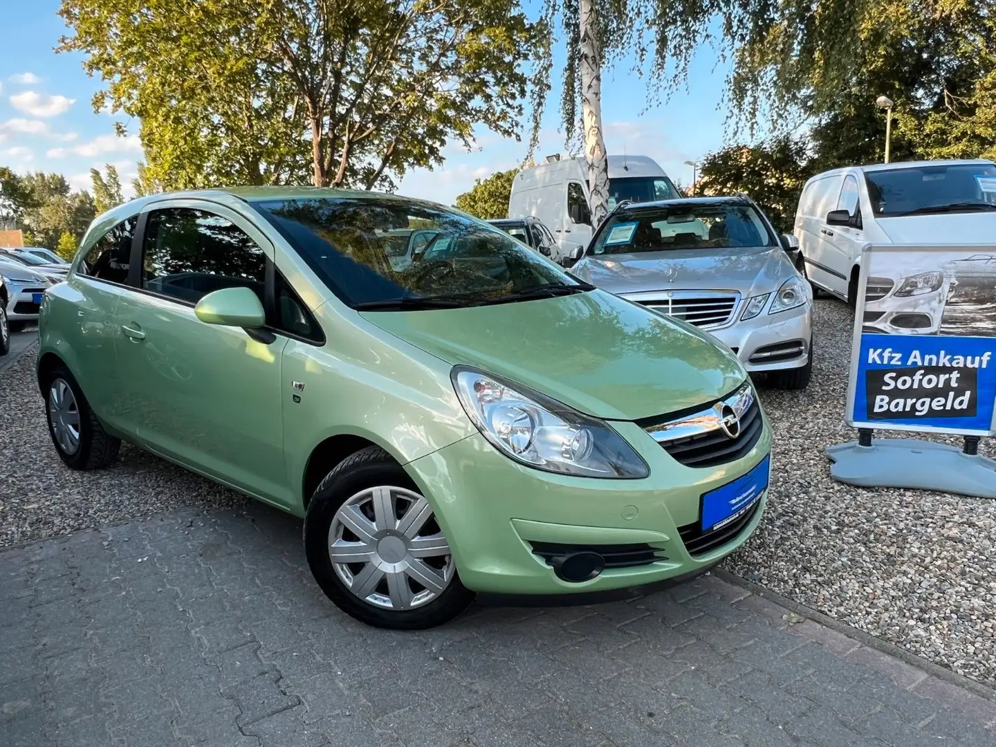 Opel Corsa D "111 Jahre"*1.4*Klima*Temp*TÜV NEU Groen - 1