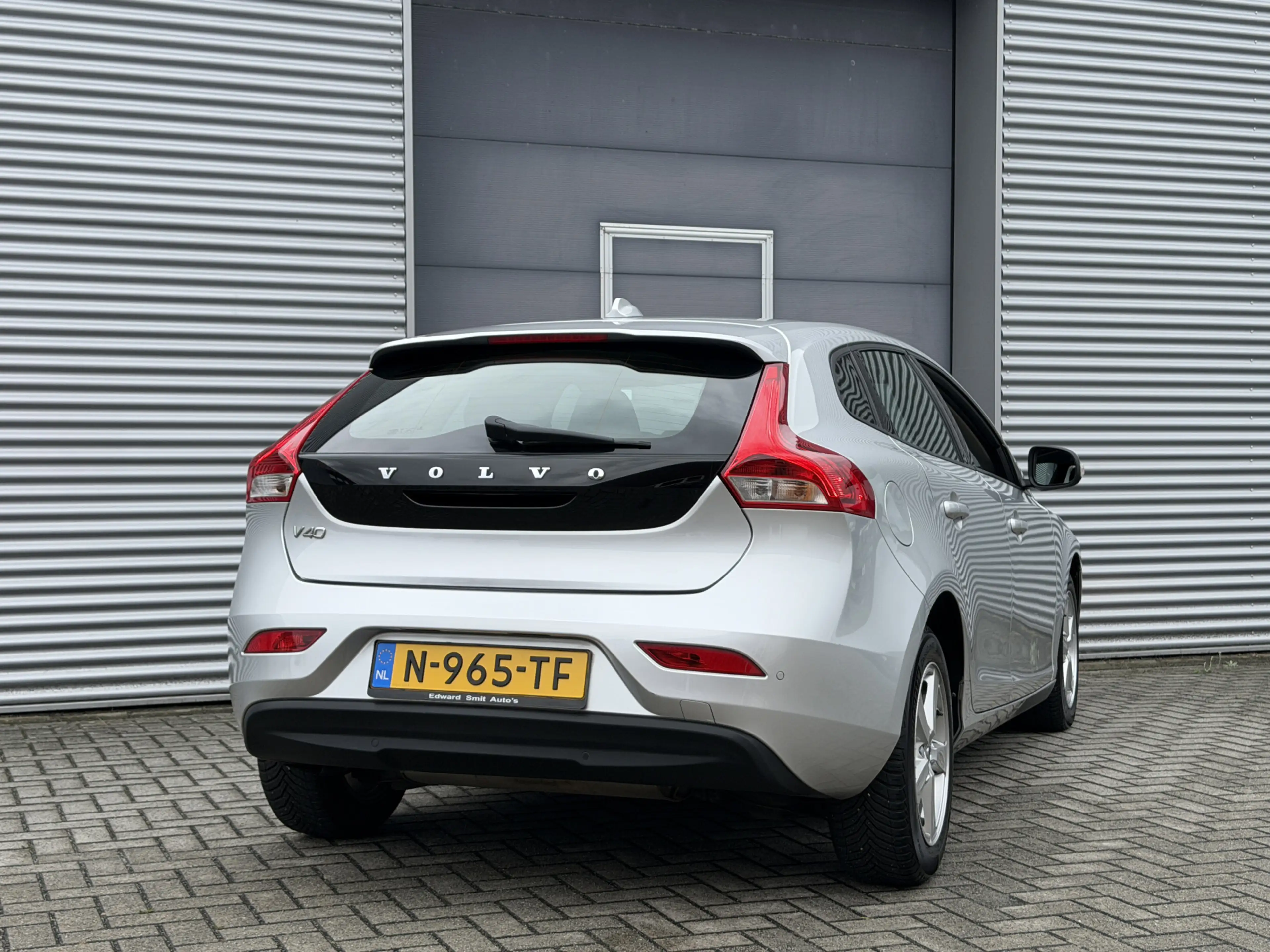 Volvo V40 2.0 T2 Kinetic — photo 4