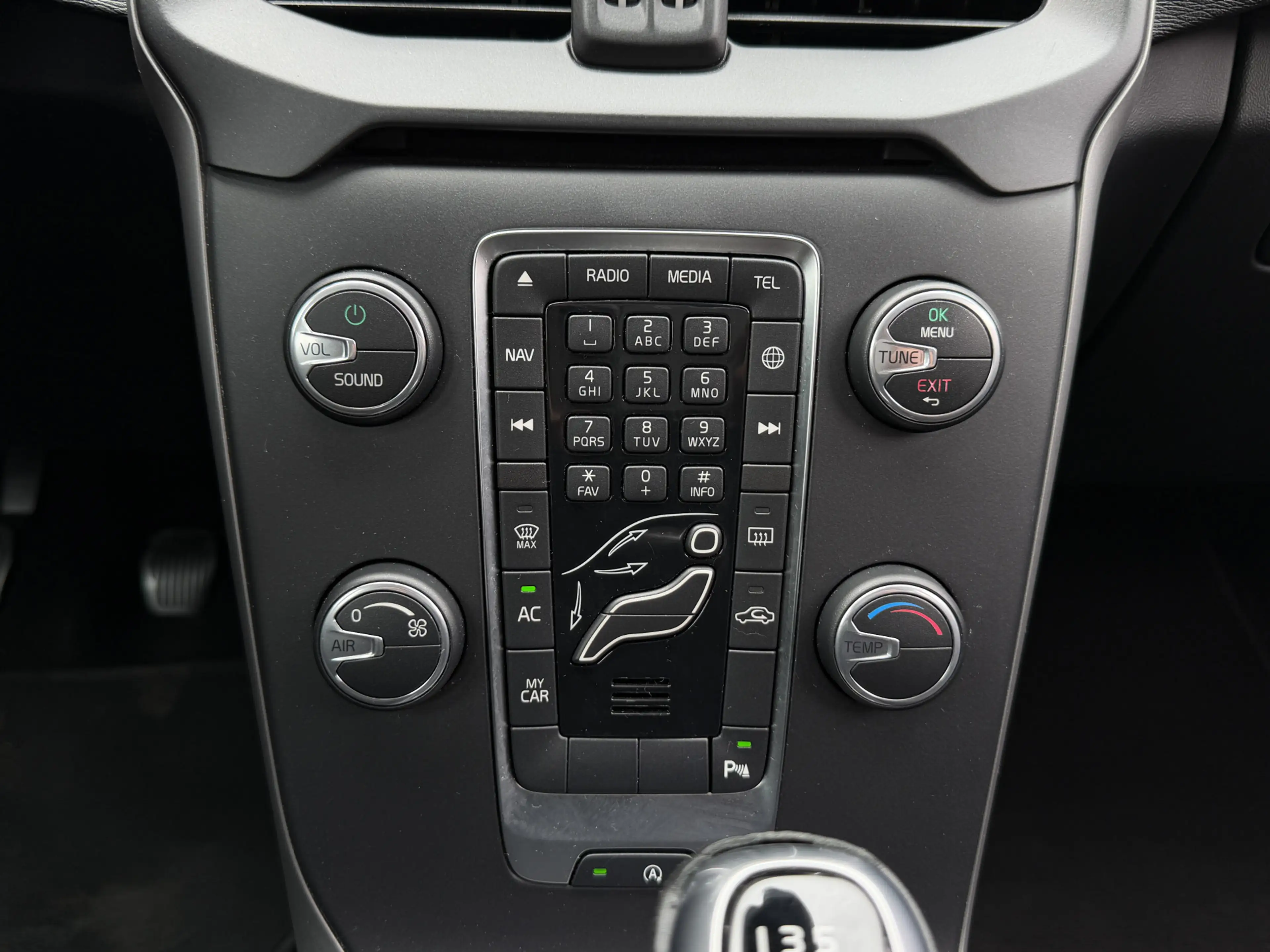 Volvo V40 2.0 T2 Kinetic — photo 15