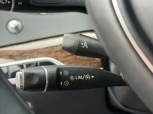 Mercedes-Benz S-Class view 14