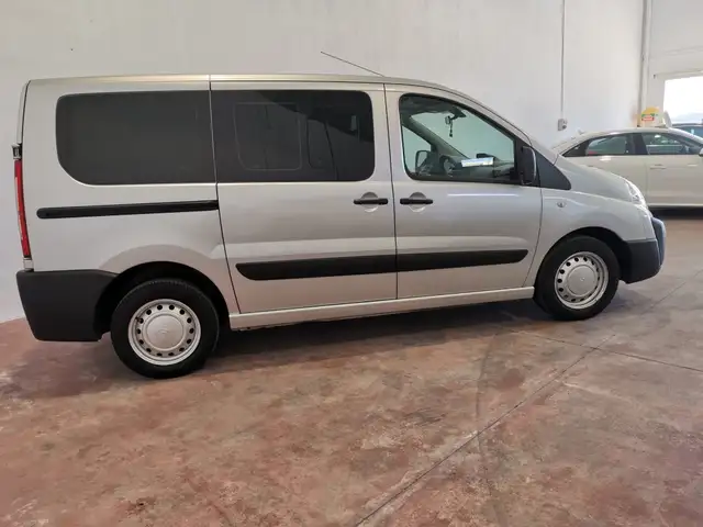 Citroen Jumpy view 4