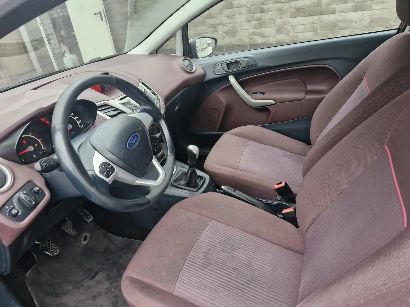 Ford Fiesta 1.6 TDCi 95 FAP Titanium + - 2