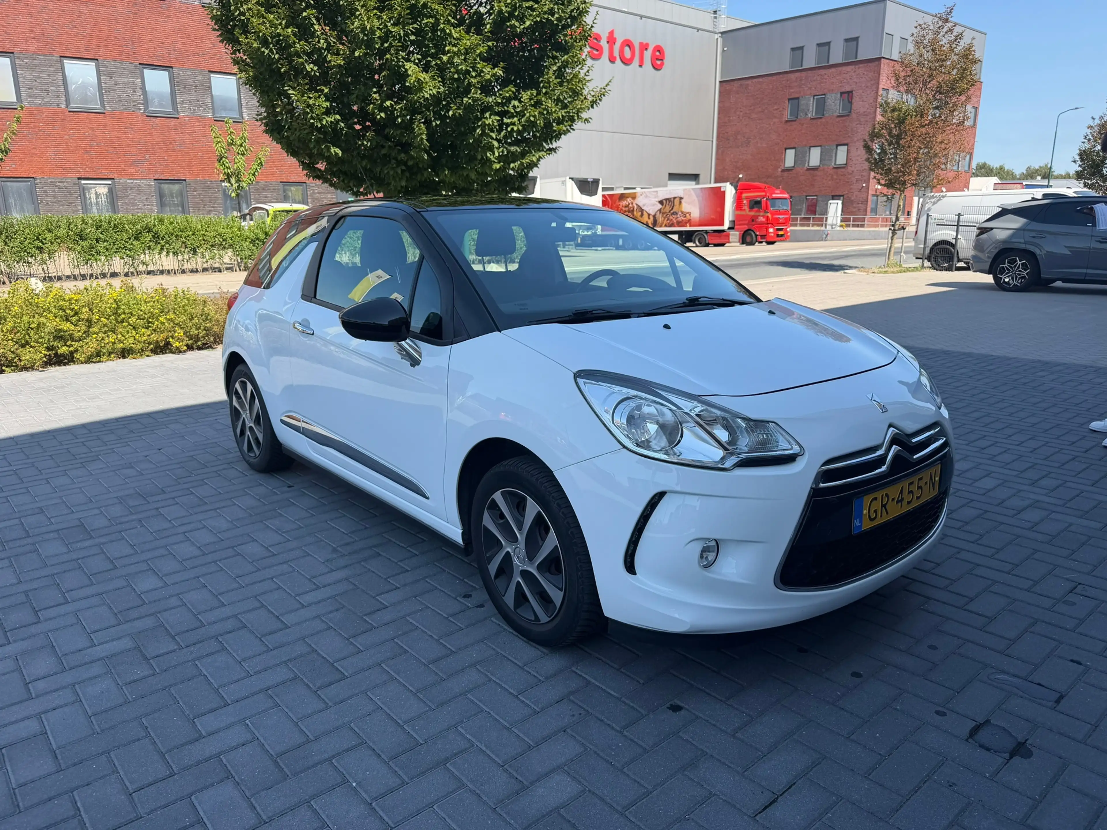DS Automobiles DS 3 1.2 PureTech Chic — photo 8