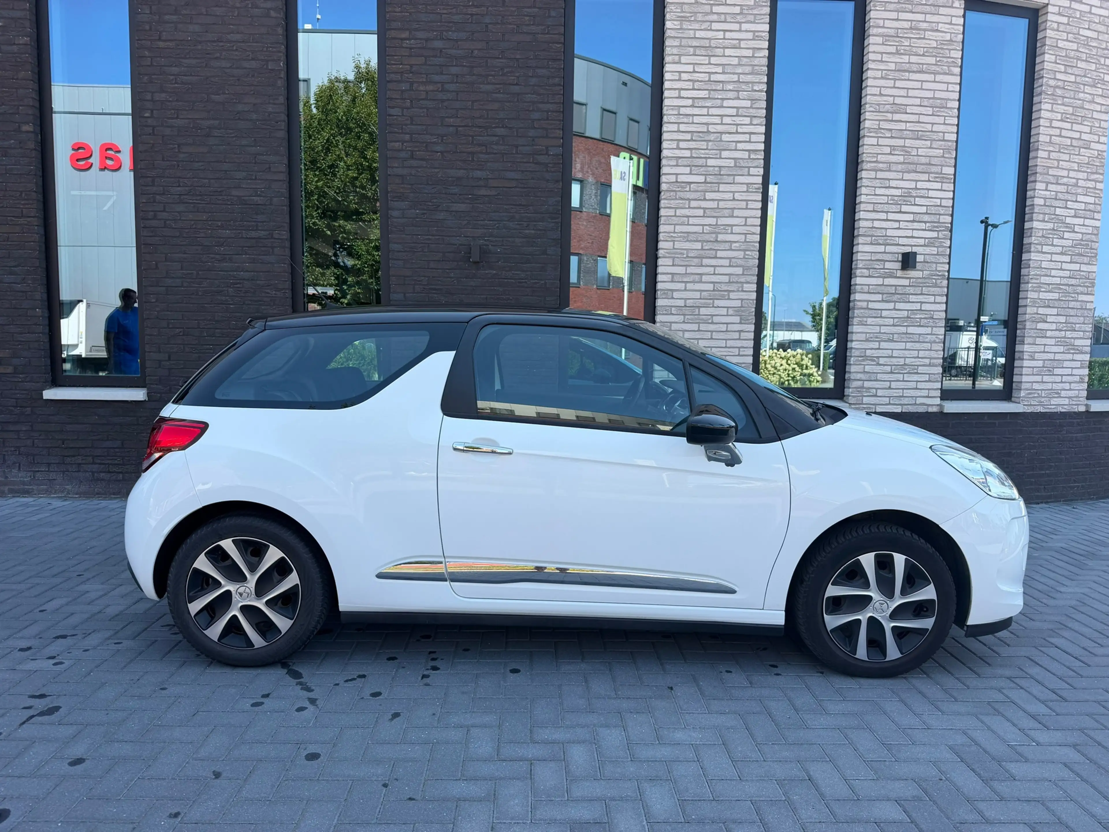 DS Automobiles DS 3 1.2 PureTech Chic — photo 3